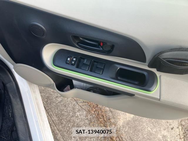 Toyota AQUA 2012-04 7875284-12