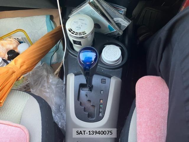 Toyota AQUA 2012-04 7875284-17