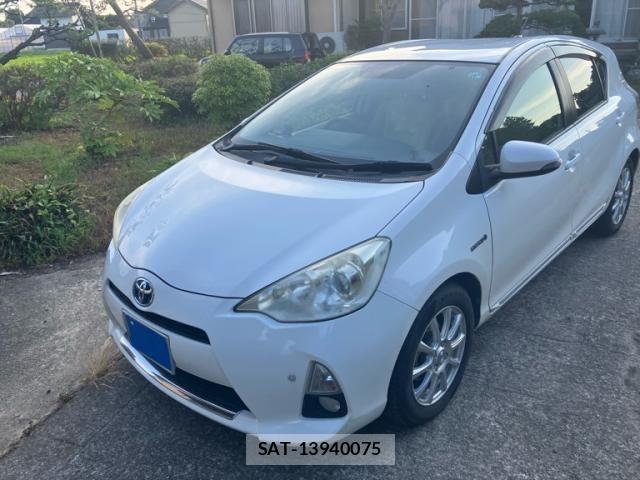 Toyota AQUA 2012-04 7875284-1