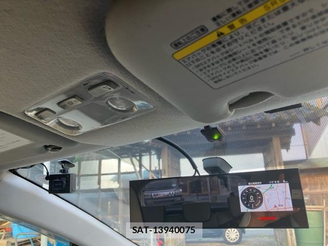 Toyota AQUA 2012-04 7875284-25