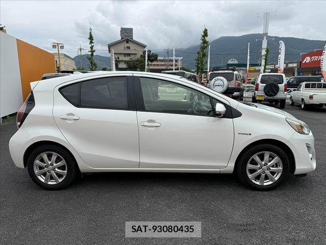 Toyota AQUA 2014-12 7875267-11