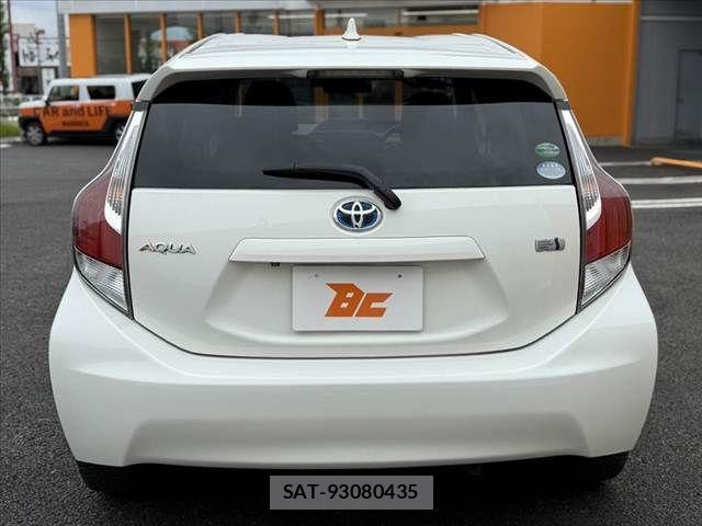 Toyota AQUA 2014-12 7875267-13