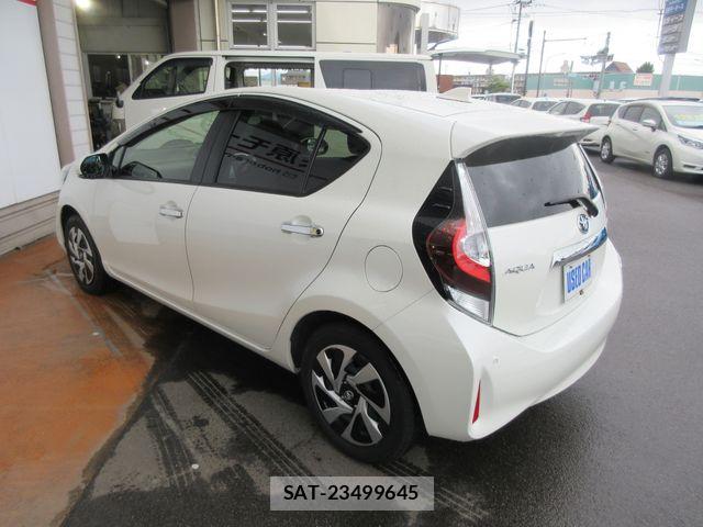 Toyota AQUA 2021-06 7875244-15