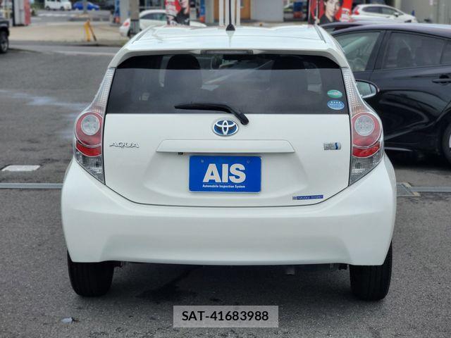 Toyota AQUA 2012-07 7875269-10
