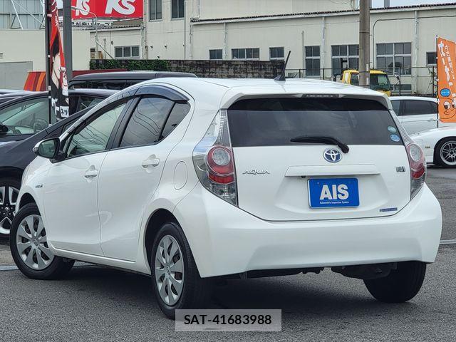 Toyota AQUA 2012-07 7875269-11