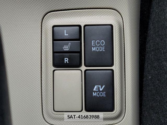 Toyota AQUA 2012-07 7875269-17