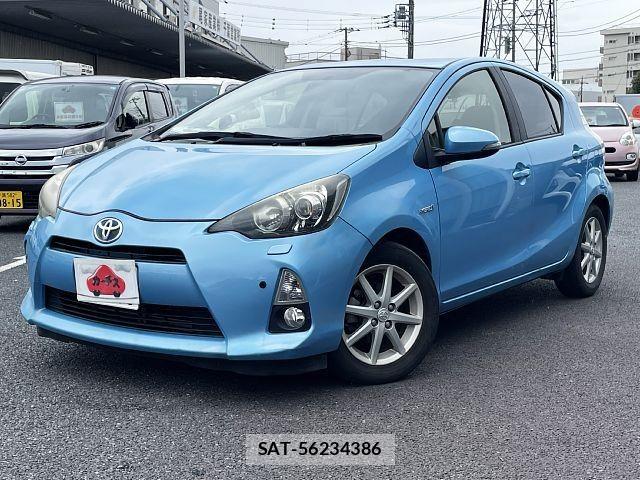 Toyota AQUA 2013-08 7875275-0