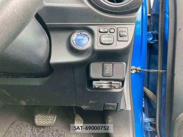 Toyota AQUA 2013-07 7875282-11