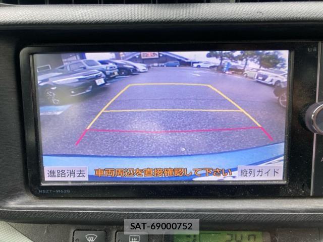 Toyota AQUA 2013-07 7875282-16