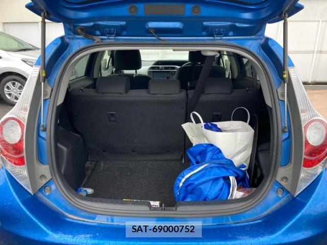 Toyota AQUA 2013-07 7875282-6