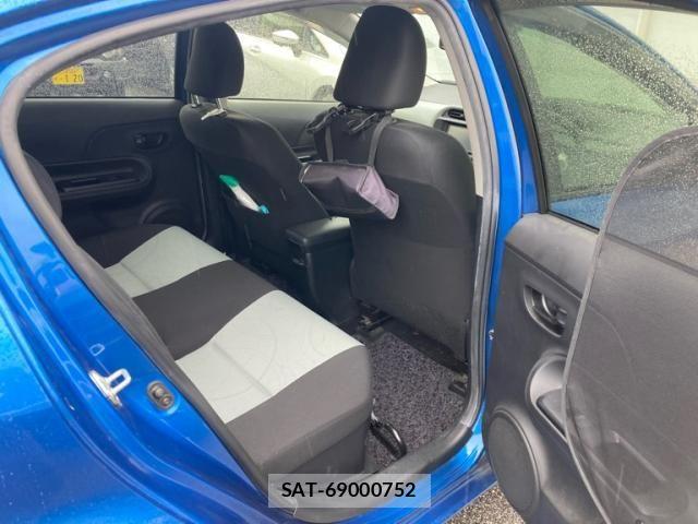 Toyota AQUA 2013-07 7875282-7