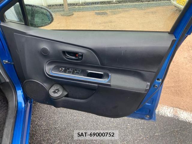 Toyota AQUA 2013-07 7875282-8