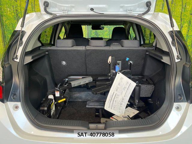 Toyota AQUA 2025-09 7875235-9