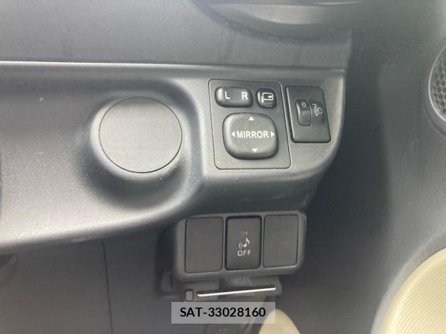 Toyota AQUA 2013-04 7875280-16