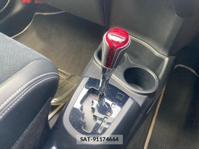 Toyota AQUA 2015-09 7875272-11