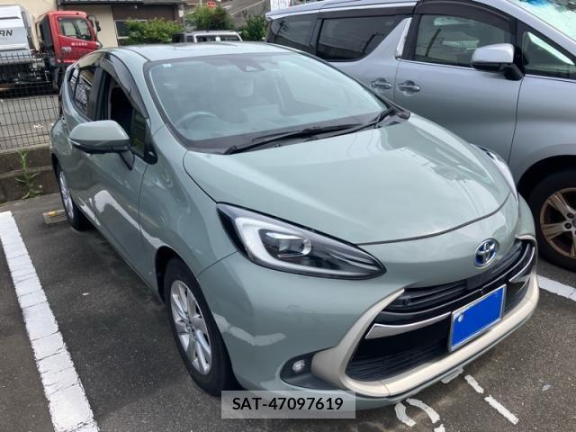 Toyota AQUA 2021-12 7875243-1