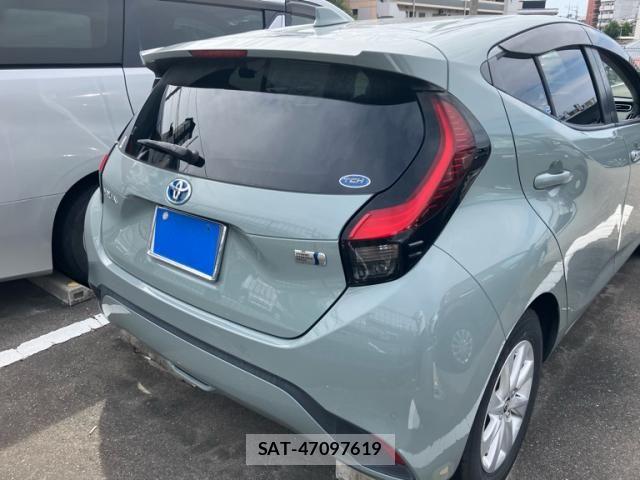 Toyota AQUA 2021-12 7875243-2