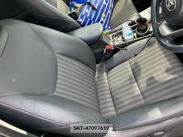 Toyota AQUA 2021-12 7875243-5