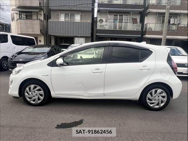 Toyota AQUA 2015-10 7875266-9
