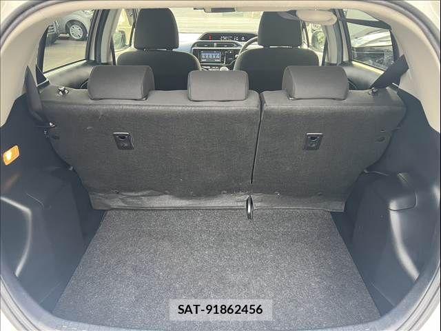 Toyota AQUA 2015-10 7875266-16