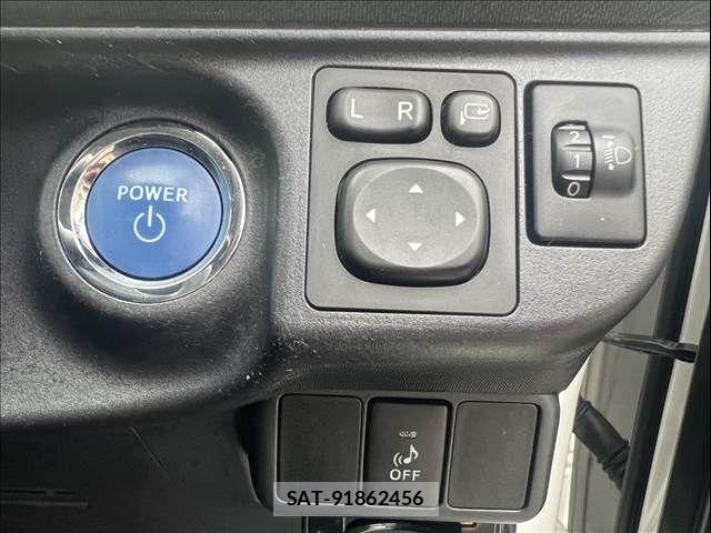 Toyota AQUA 2015-10 7875266-26