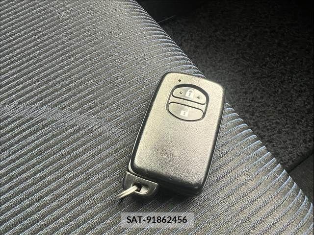 Toyota AQUA 2015-10 7875266-29