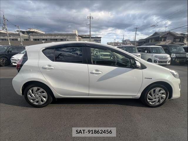 Toyota AQUA 2015-10 7875266-5