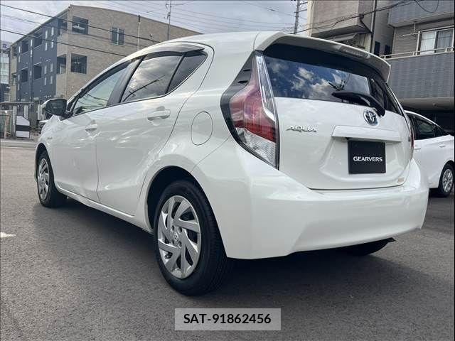 Toyota AQUA 2015-10 7875266-8