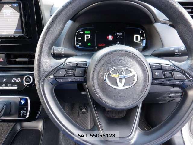 Toyota AQUA 2022-07 7875251-11