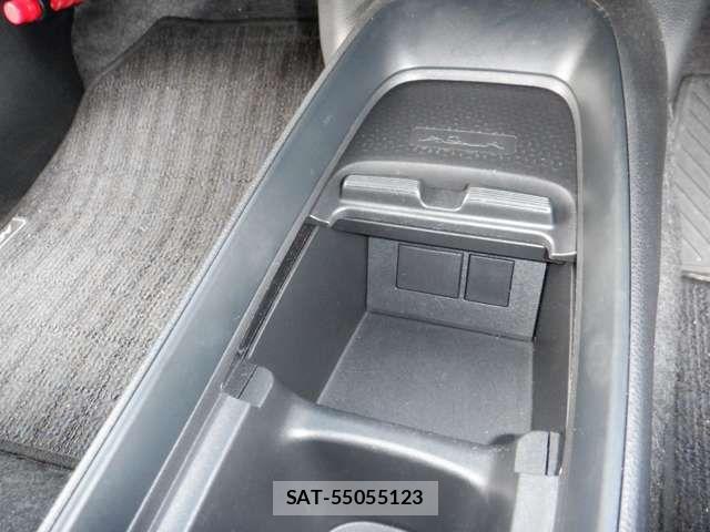 Toyota AQUA 2022-07 7875251-16
