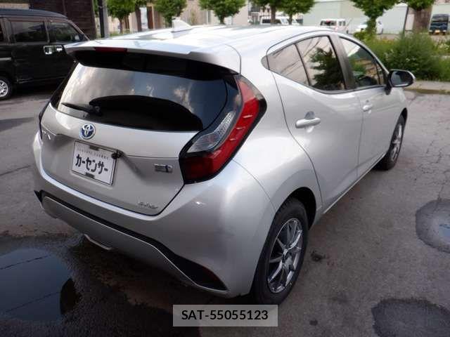 Toyota AQUA 2022-07 7875251-3