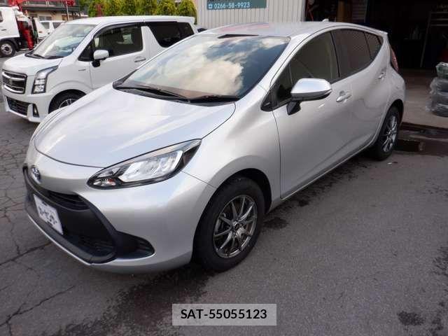 Toyota AQUA 2022-07 7875251-6