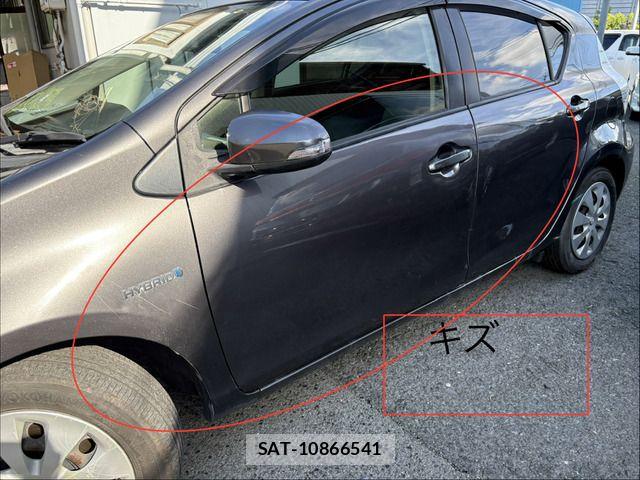 Toyota AQUA 2013-10 7875270-12