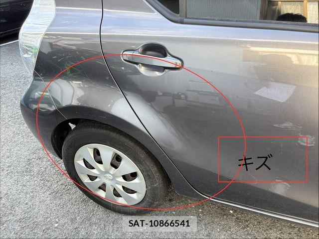 Toyota AQUA 2013-10 7875270-13