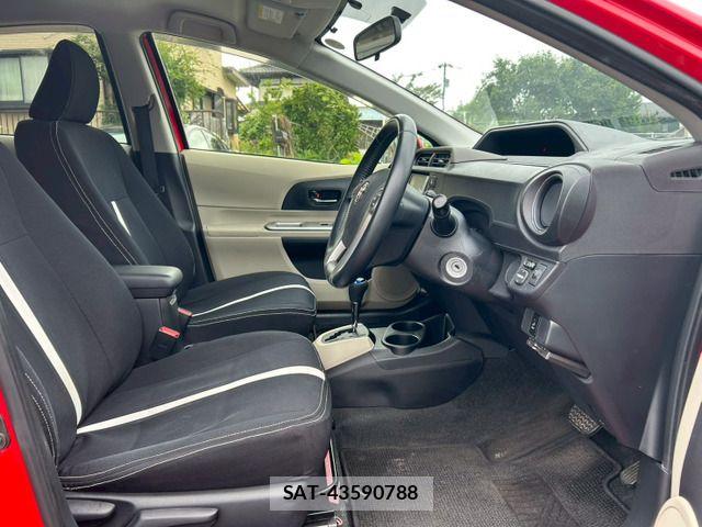 Toyota AQUA 2012-06 7875277-9