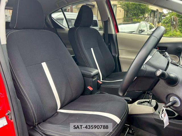 Toyota AQUA 2012-06 7875277-10
