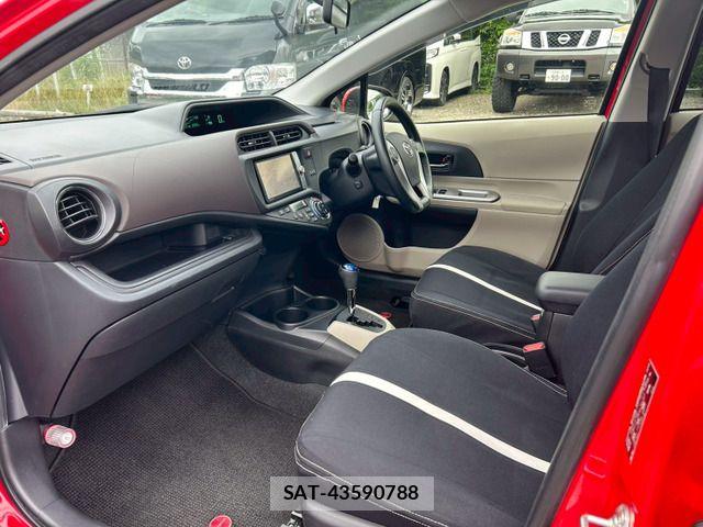 Toyota AQUA 2012-06 7875277-11