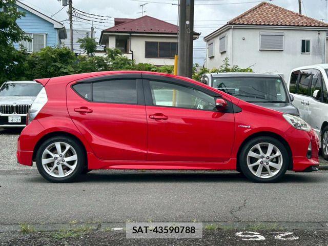Toyota AQUA 2012-06 7875277-3