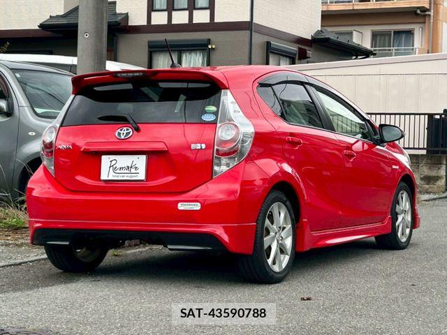 Toyota AQUA 2012-06 7875277-4