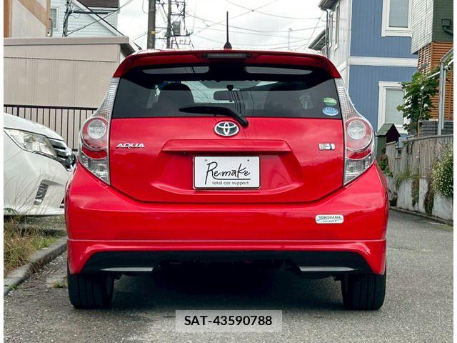 Toyota AQUA 2012-06 7875277-5