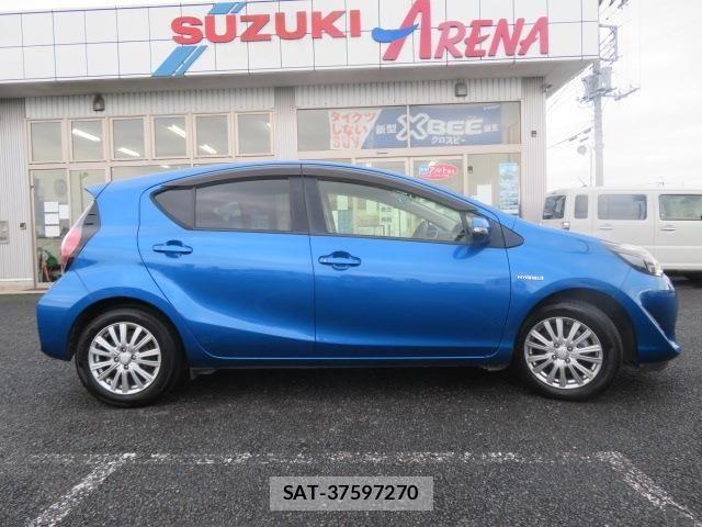 Toyota AQUA 2017-11 7875260-3