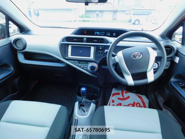 Toyota AQUA 2013-12 7875281-1