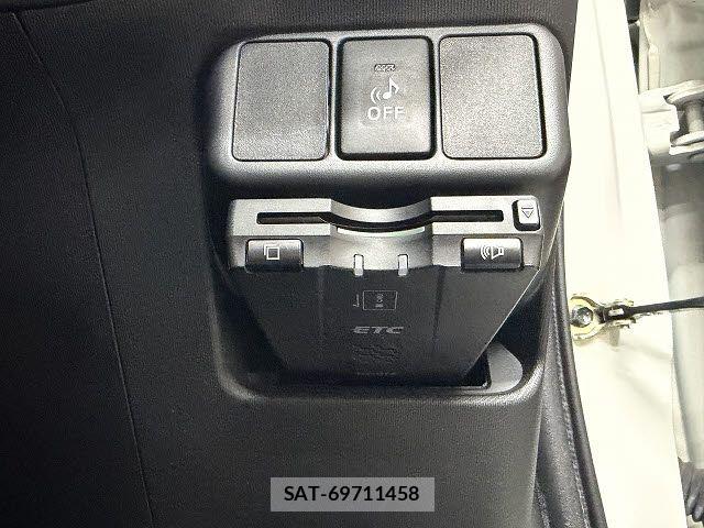 Toyota AQUA 2014-03 7875258-11