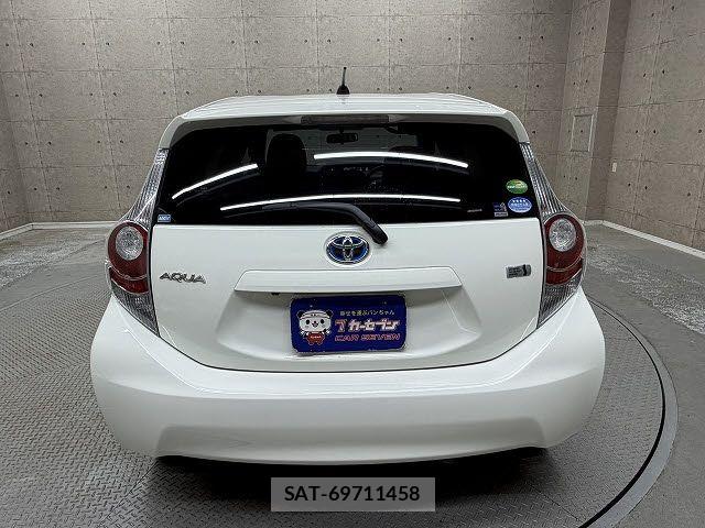 Toyota AQUA 2014-03 7875258-4