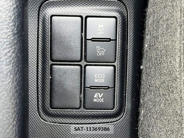 Toyota AQUA 2016-02 7875249-16