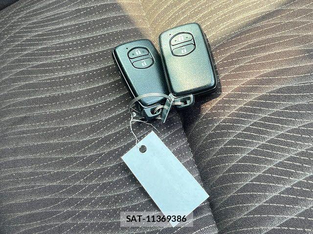 Toyota AQUA 2016-02 7875249-25