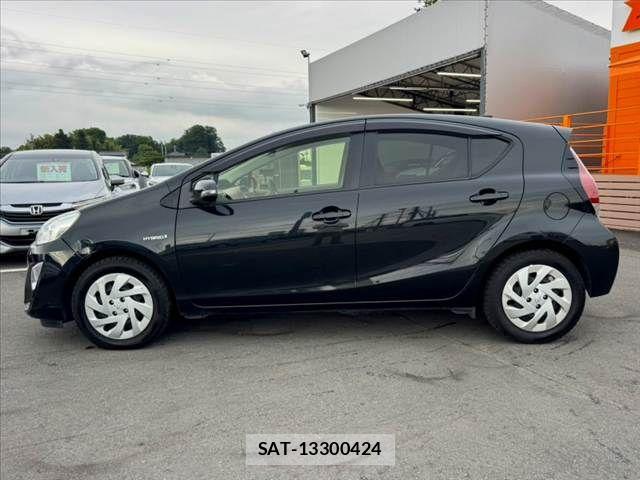 Toyota AQUA 2017-02 7875262-10