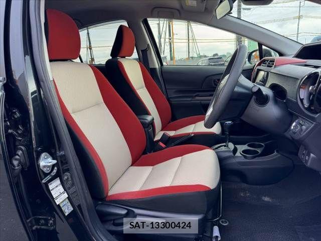 Toyota AQUA 2017-02 7875262-15
