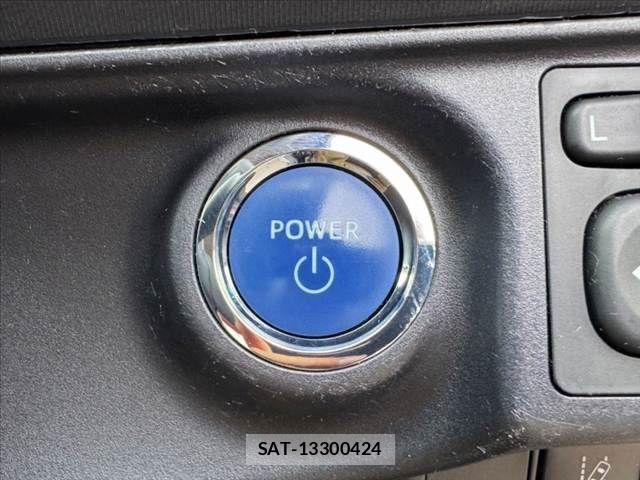 Toyota AQUA 2017-02 7875262-25