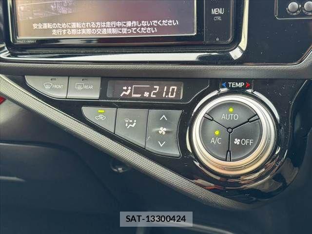 Toyota AQUA 2017-02 7875262-3